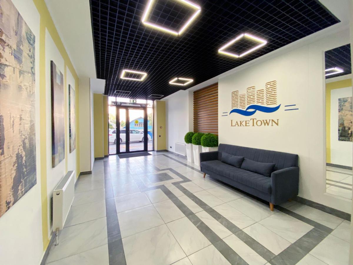 Апартаменты В Жк Laketown На Берегу Озера Almaty Exterior photo